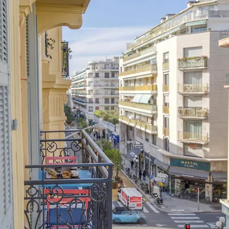 Apartment Sublime, Modern, Balconies, A/c, Refurbished *