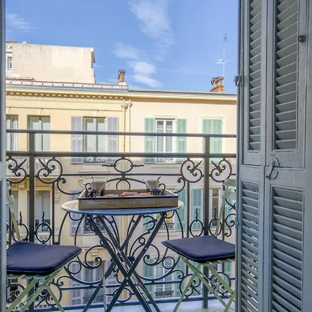 Apartment Sublime, Modern, Balconies, A/c, Refurbished *