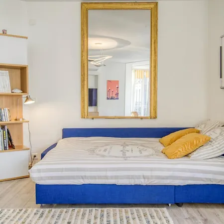 Apartment Sublime, Modern, Balconies, A/c, Refurbished *